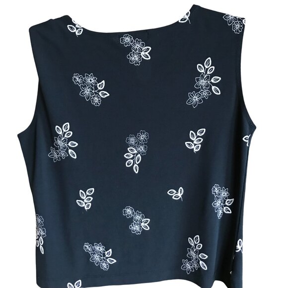 Casual Corner Embroidered Sleeveless Blouse: Dark Navy Cropped Top, Size S-M - Picture 2 of 10